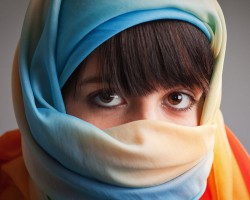 Школьникам Ставрополья запретили носить яркую одежду, пирсинг и хиджабы