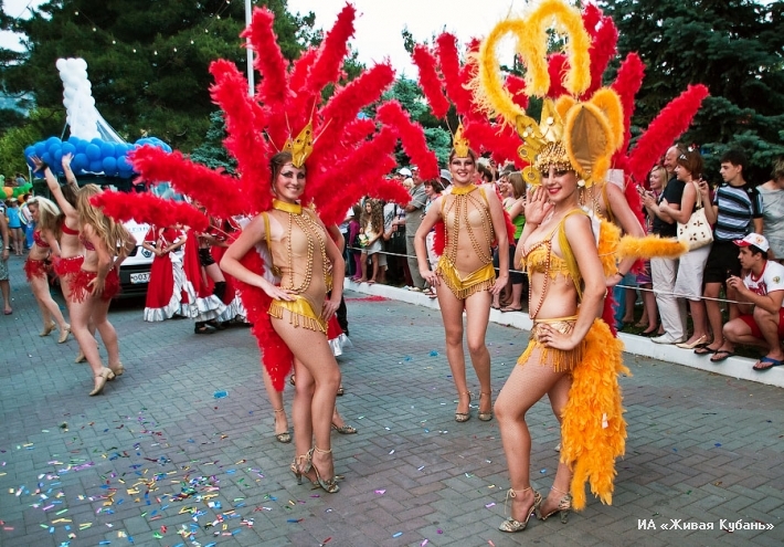 Карнавал по случаю открытия нового курортного сезона пройдет 1-2 июня в Геленджике