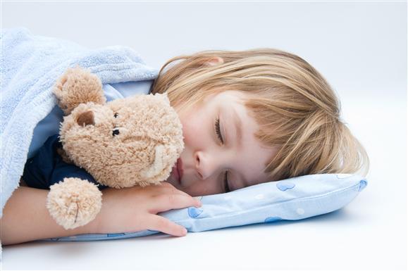 Как правильно разбудить ребенка утром?